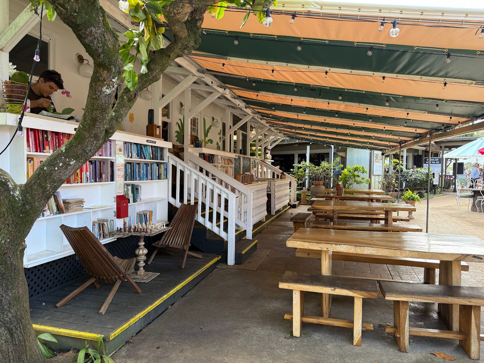 Kilauea Bakery & Pizzeria restaurant in Kīlauea, Kaua‘i photo 4