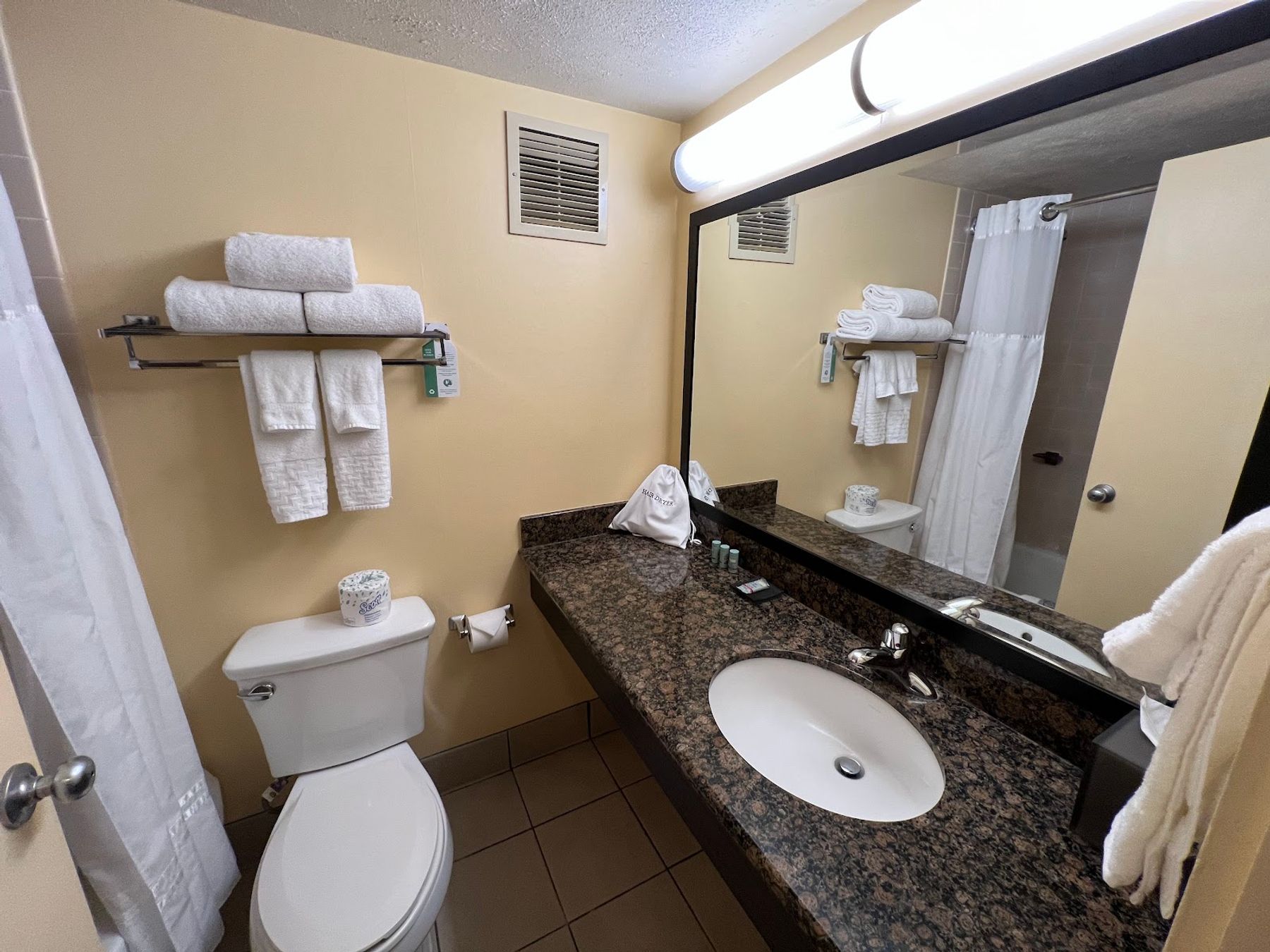 Photo 1 of Best Western The Plaza Hotel Honolulu Airport in Pearl Harbor & ʻAiea, Oahu