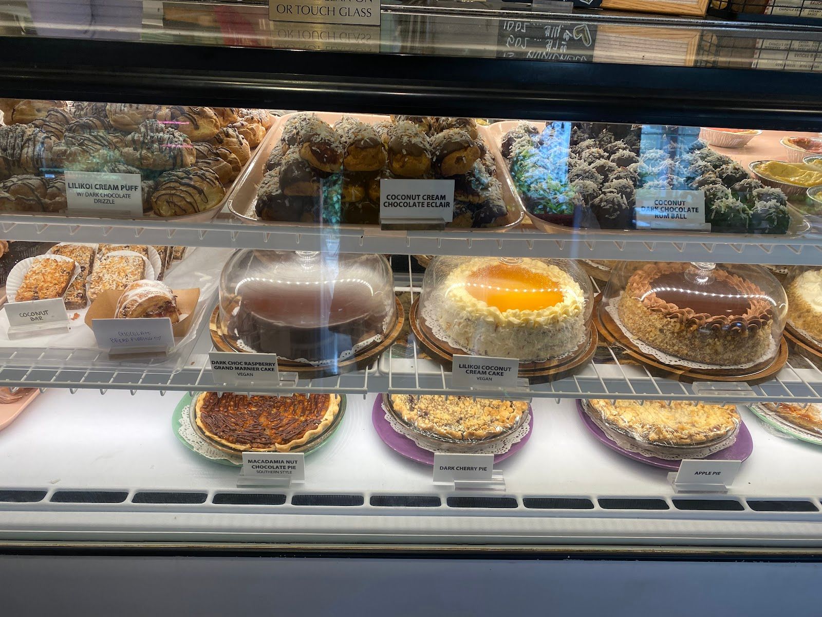 Kilauea Bakery & Pizzeria restaurant in Kīlauea, Kaua‘i photo 2