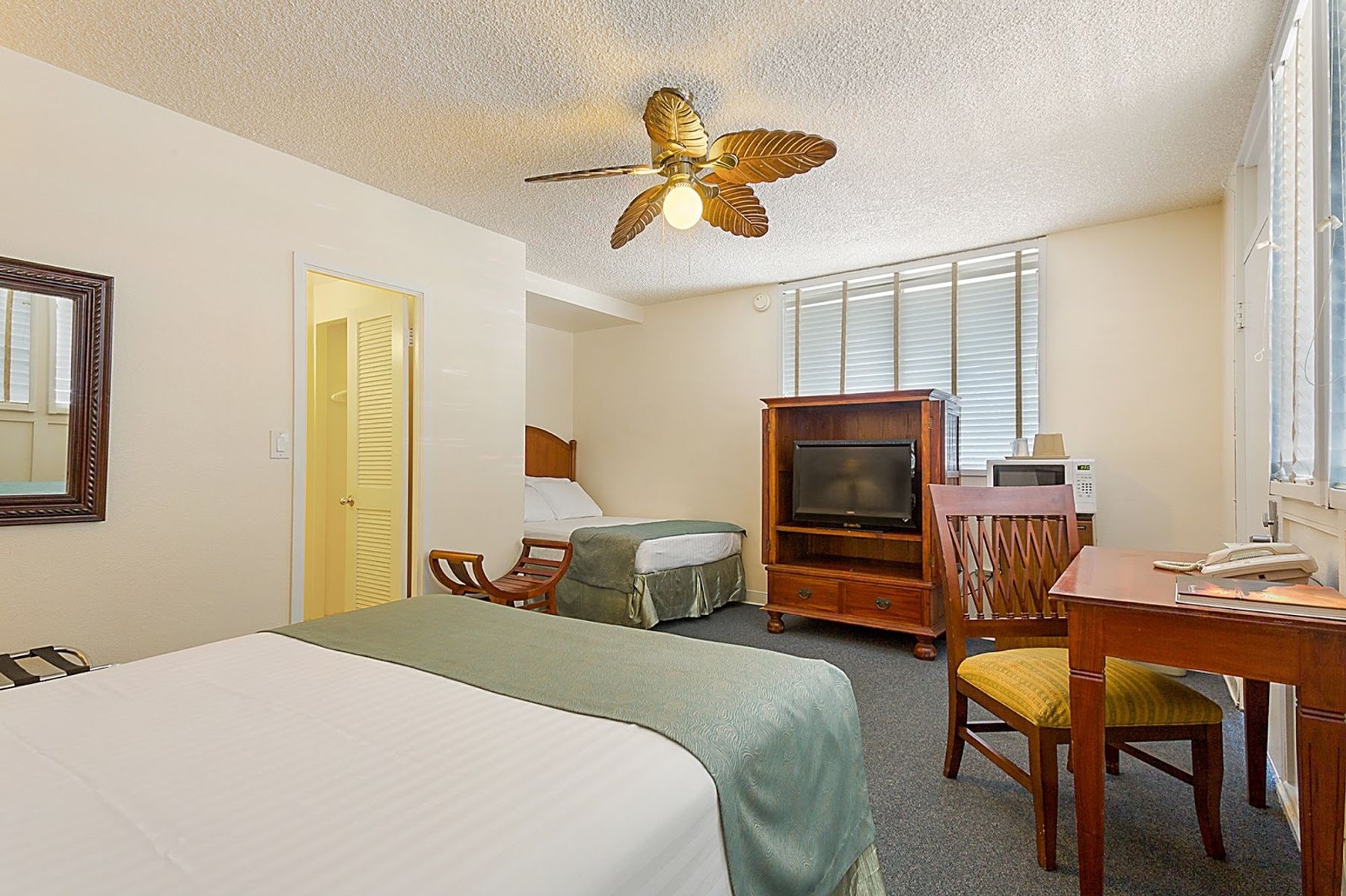 Photo 4 of Pacific Marina Inn in Pearl Harbor & ʻAiea, Oahu