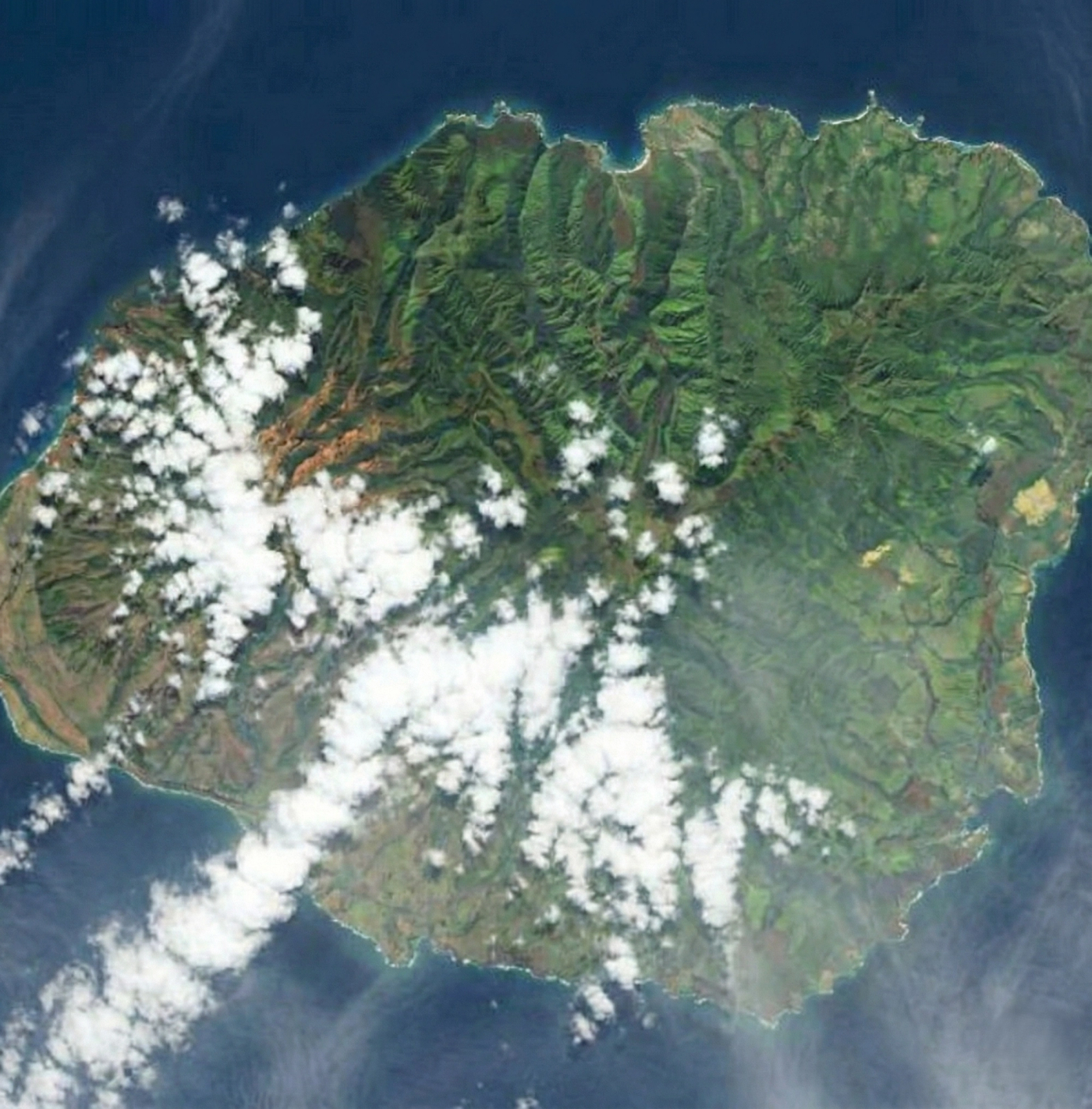 satellite view of Kaua'i when the Kona winds are present