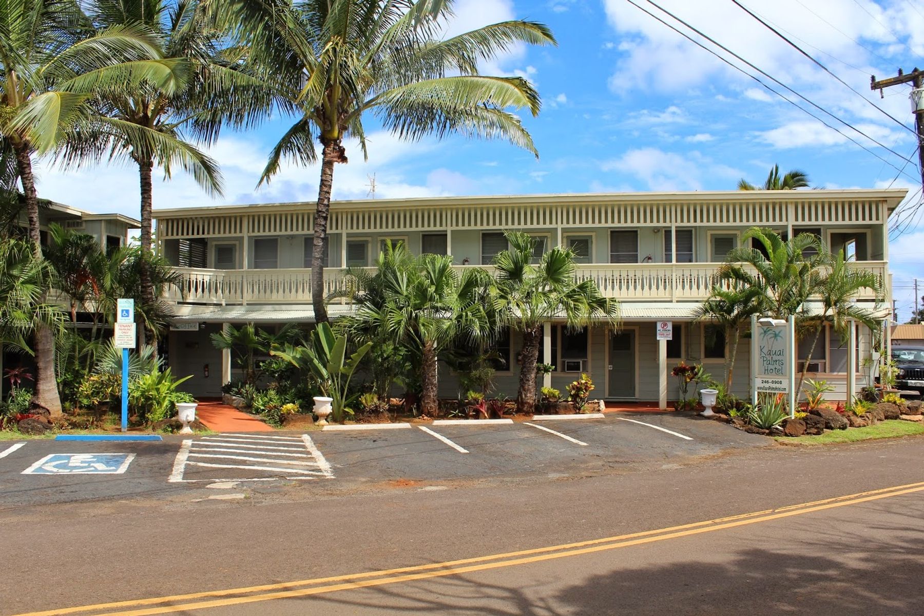Kauai Palms Hotel lodging in Lihue, Kaua‘i