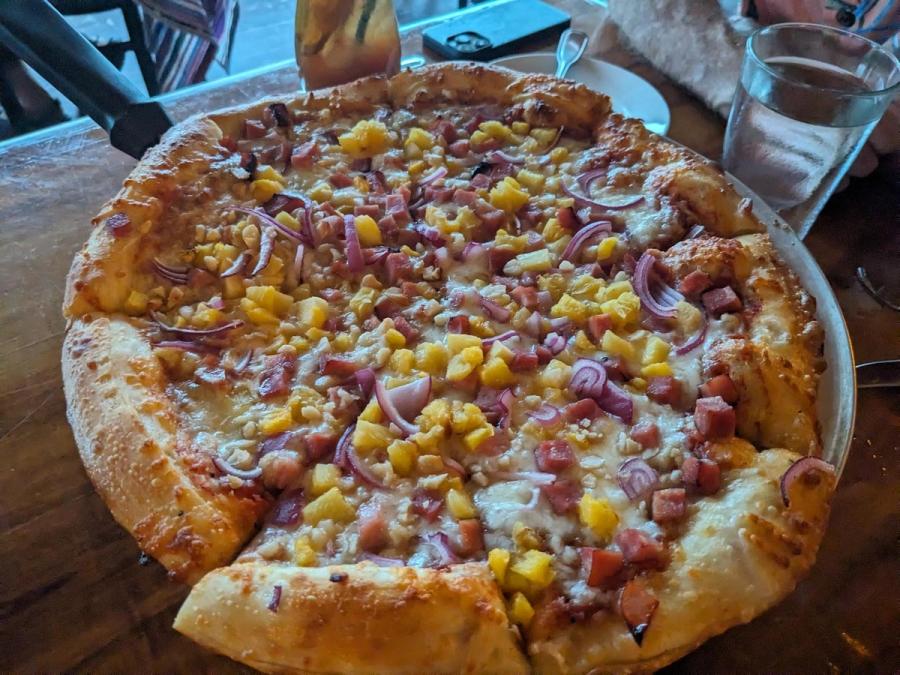 Hideaways Pizza Pub restaurant in Princeville, Kaua‘i