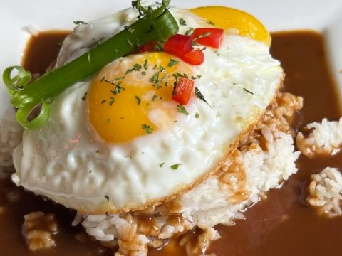 a plate of loco moco from Uncle Bo's in Haleiwa