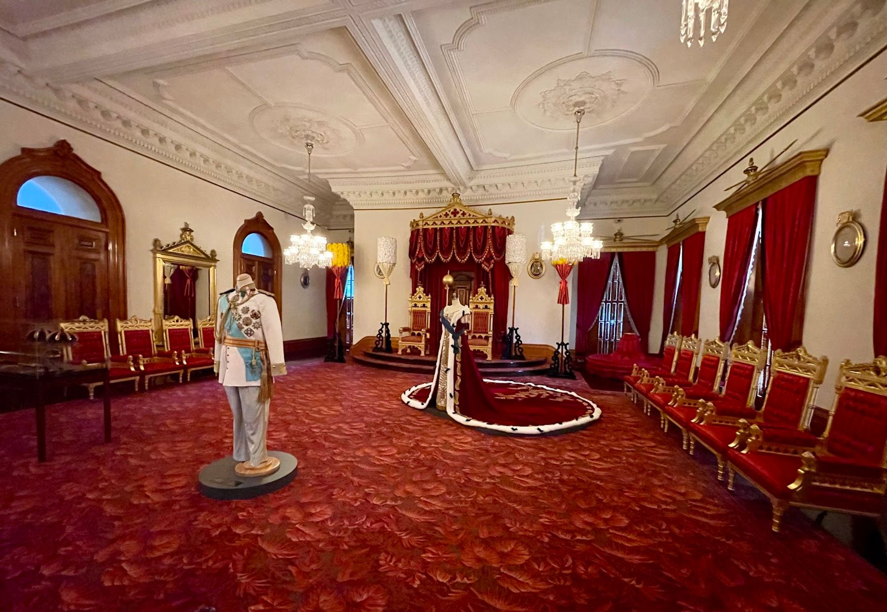 Photo 3 of Iolani Palace in Downtown, Chinatown & Kakaʻako, Oahu