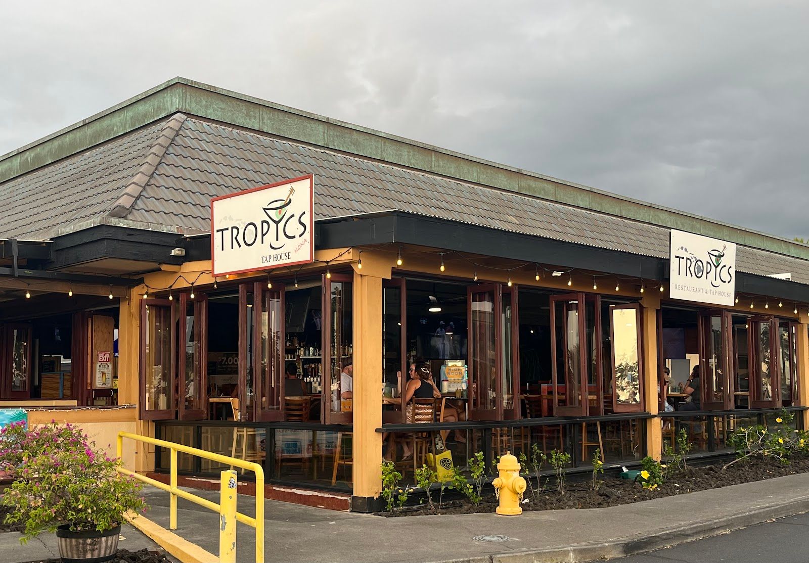 Photo 1 of Tropics Restaurant & Taphouse Kona in Kailua-Kona, Big Island