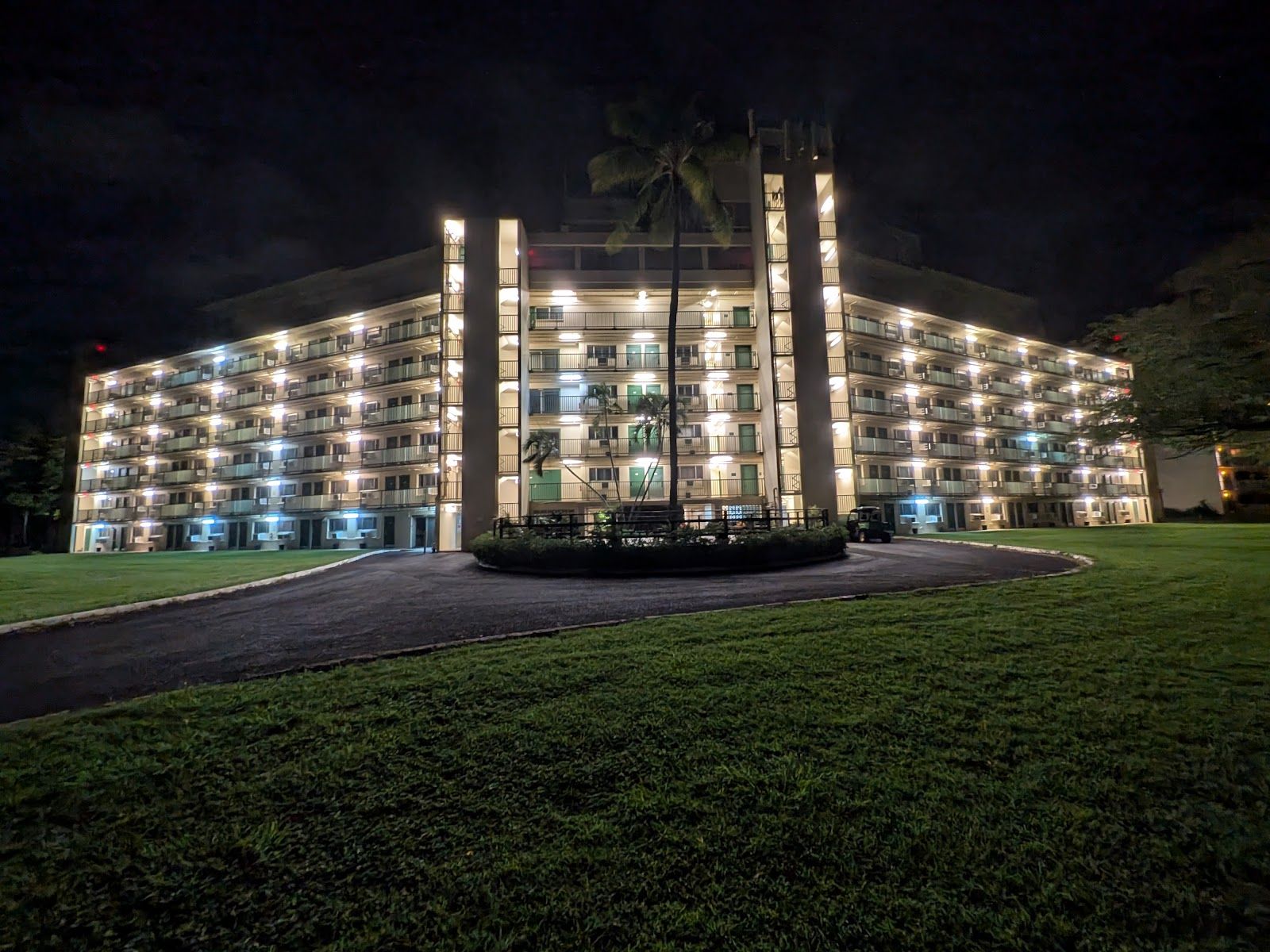 Photo 1 of Hale Alii Lodging in Pearl Harbor & ʻAiea, Oahu