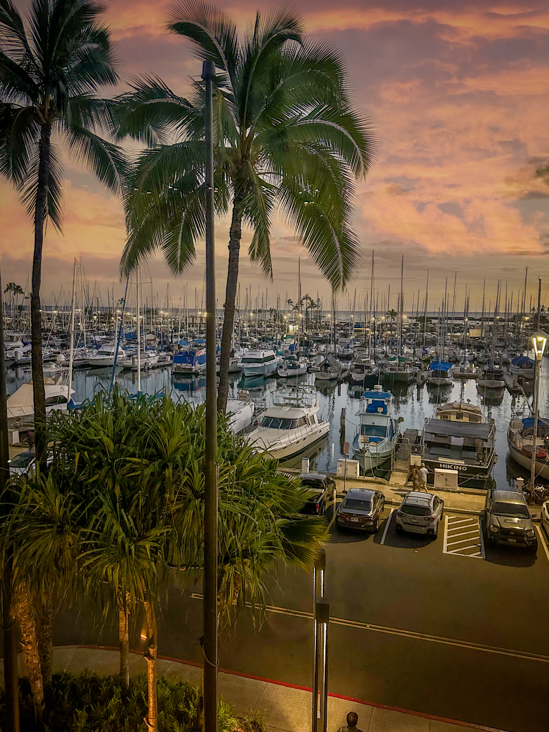 Photo 4 of 100 Sails Restaurant & Bar in Waikīkī, Oahu