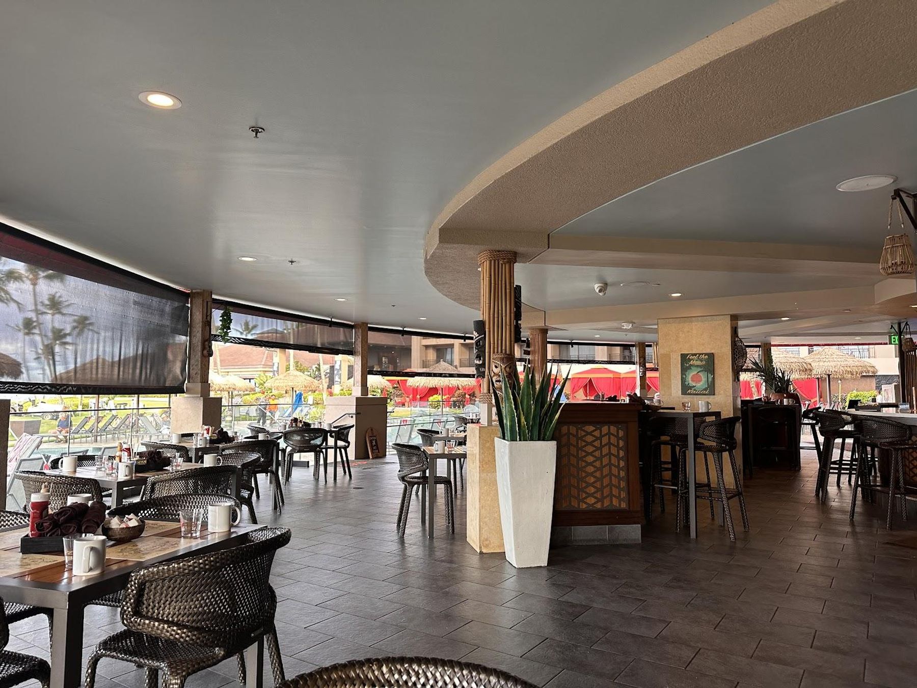 Lava’s on Poipu Beach restaurant in Poʻipū, Kaua‘i