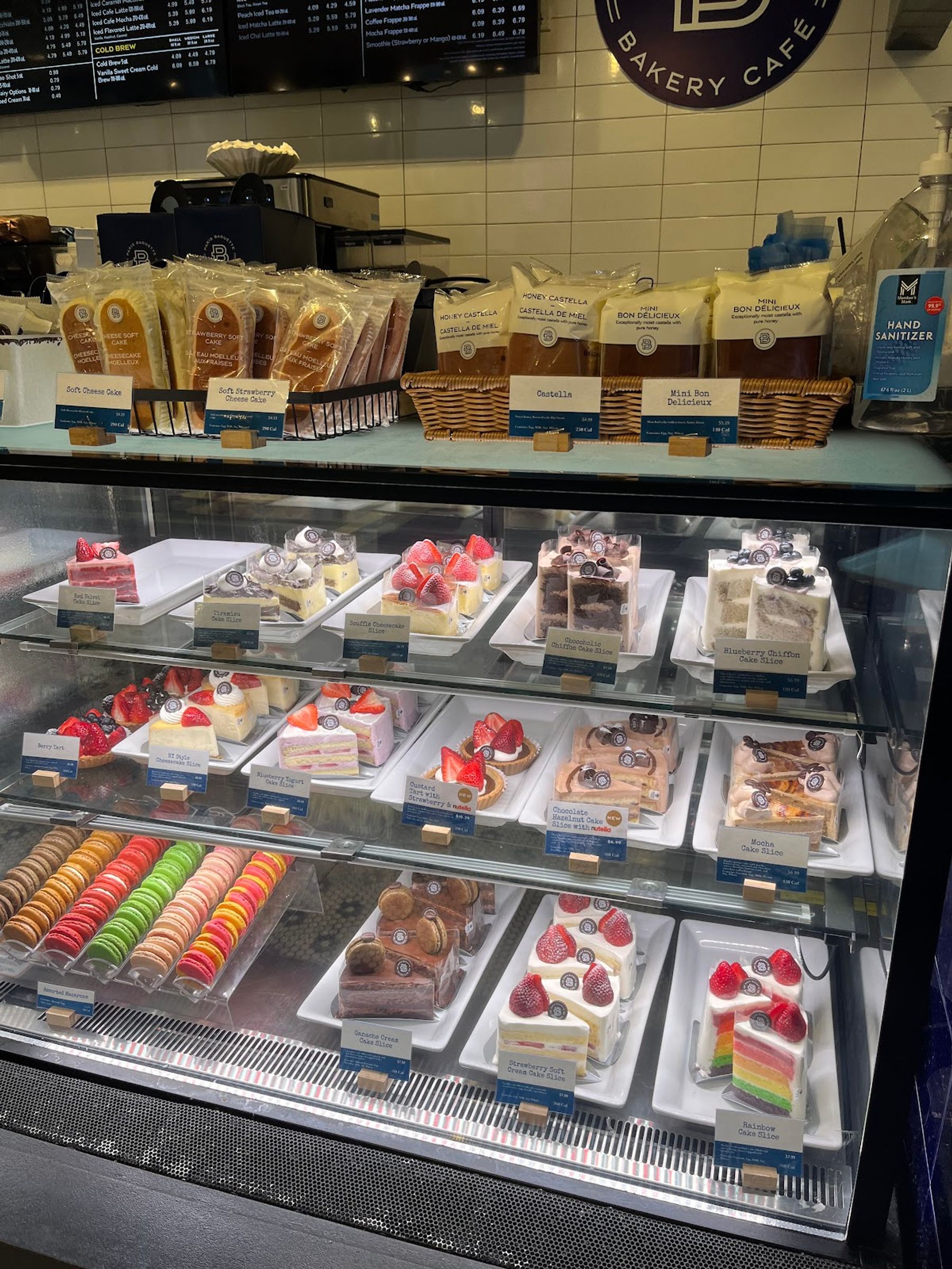 Photo 1 of Paris Baguette in Downtown, Chinatown & Kakaʻako, Oahu