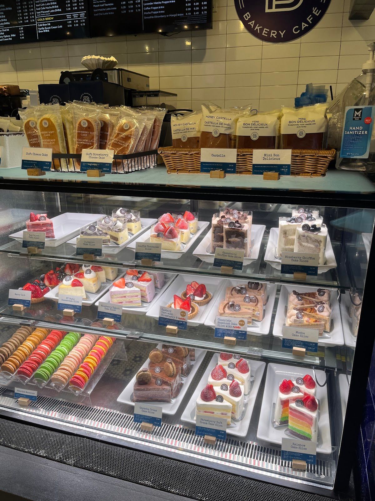 Photo 1 of Paris Baguette in Downtown, Chinatown & Kakaʻako, Oahu