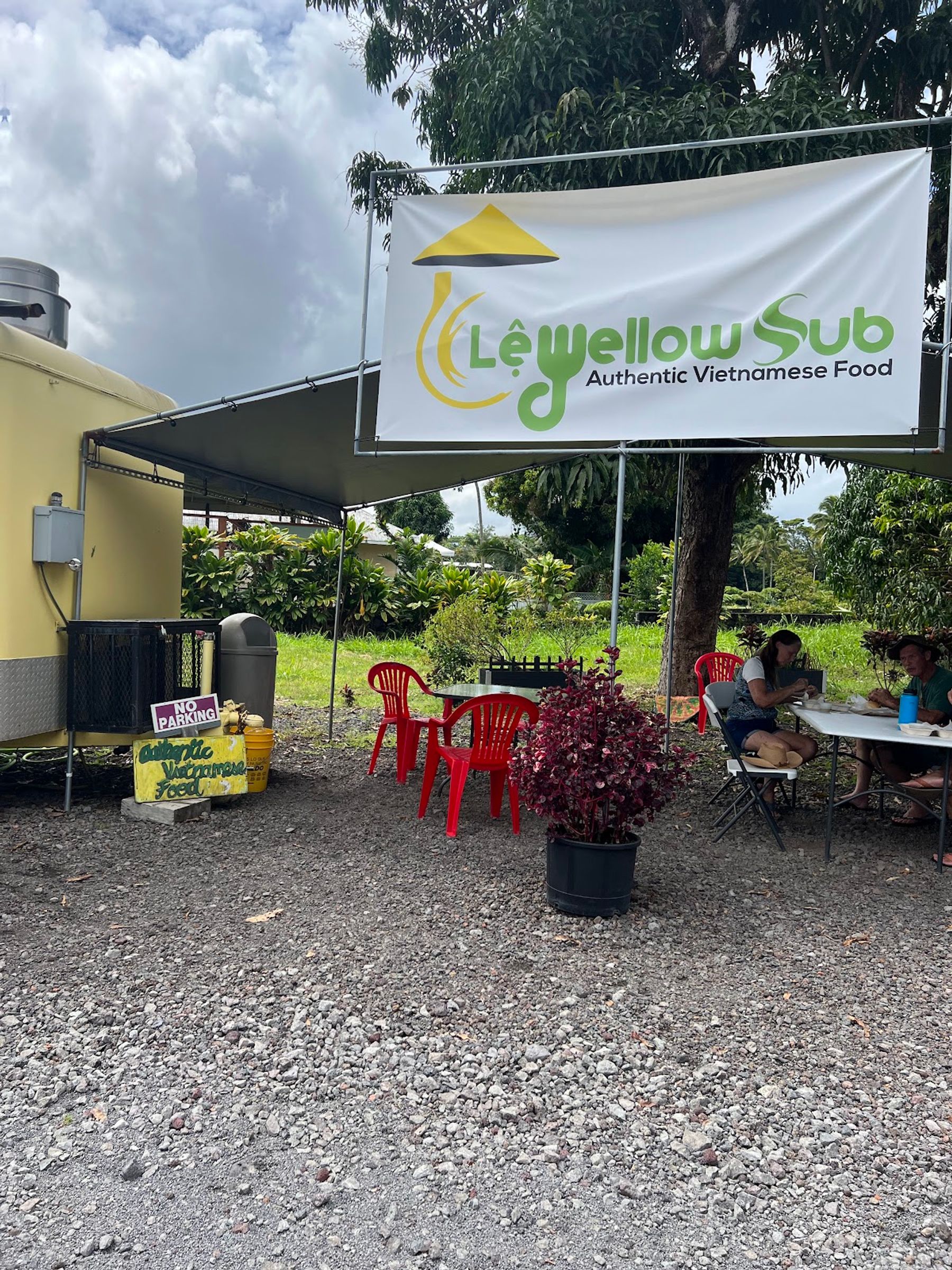 Photo 9 of Le Yellow Sub in Hilo, Big Island