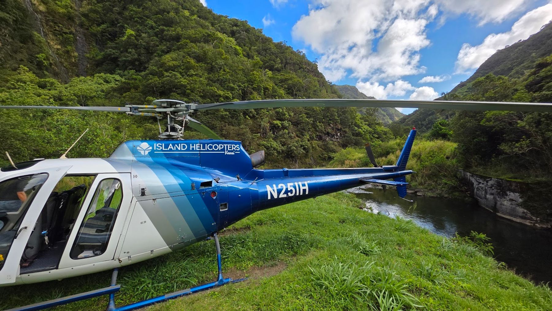 Island Helicopters Kauai in Lihue, Kaua‘i photo 5