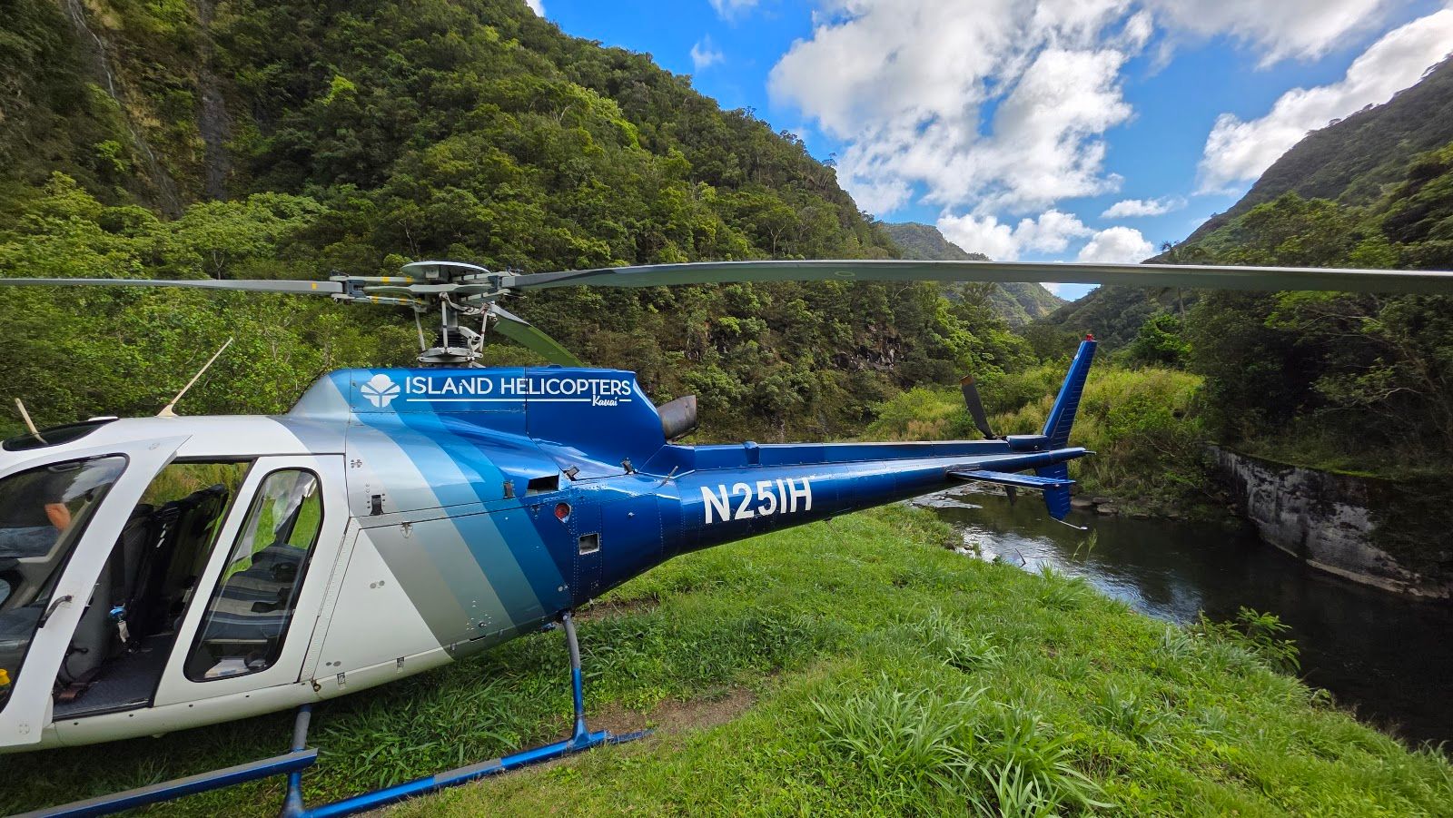 Island Helicopters Kauai in Lihue, Kaua‘i photo 5