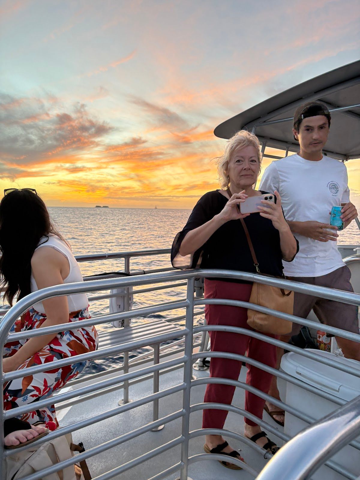 Photo 6 of Sunset Cruise Waikiki in Ala Moana & Mōʻiliʻili, Oahu