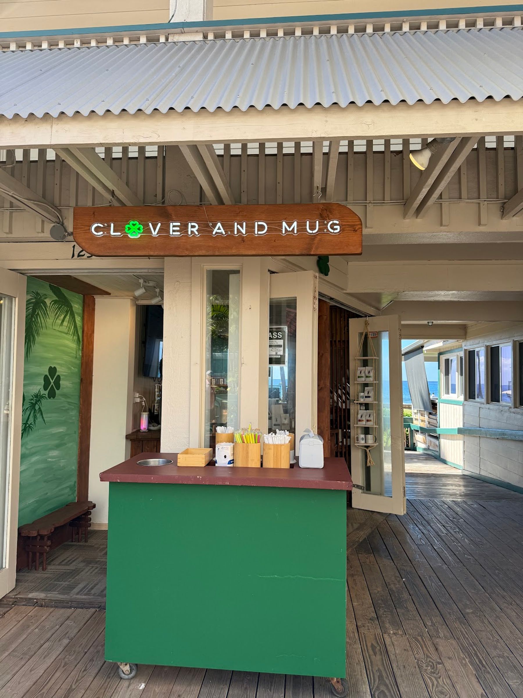 Photo 1 of Clover and Mug (Kona Inn Shopping Village) in Kailua-Kona, Big Island
