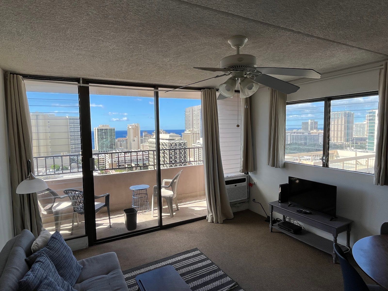Photo 10 of Royal Kuhio Resort Condos in Waikīkī, Oahu