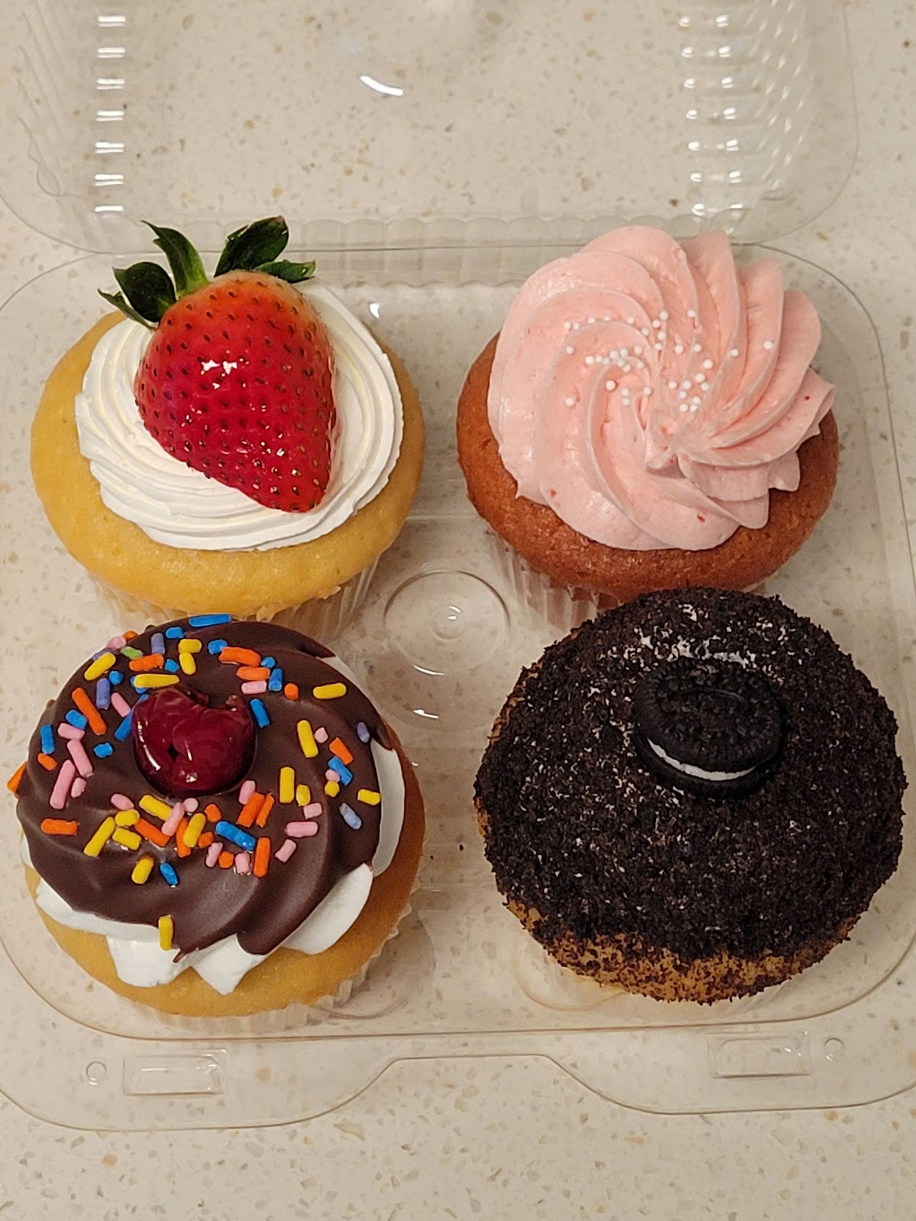 Photo 4 of Cupcake and Things Bakery in Kapolei & Makakilo, Oahu