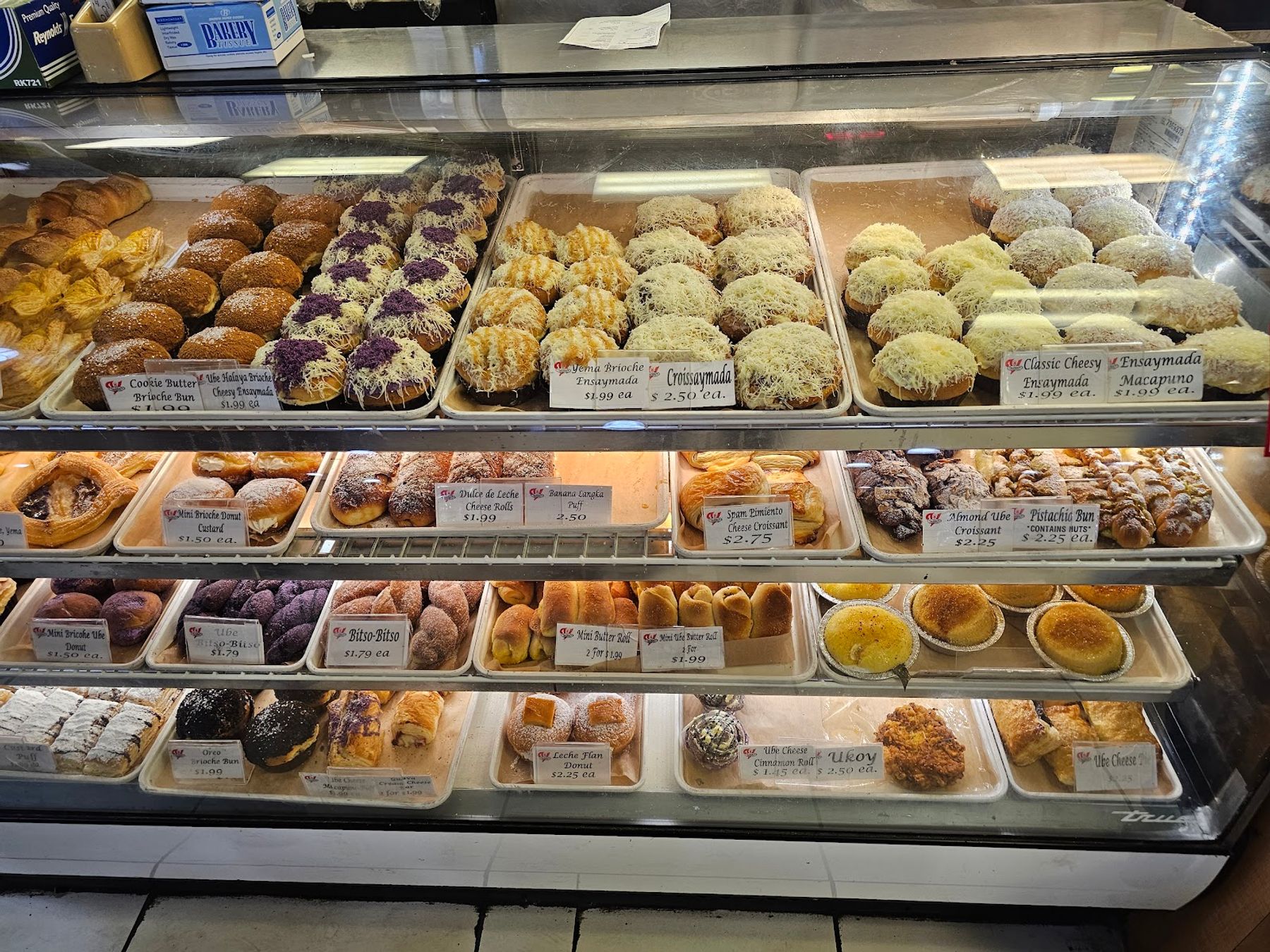 Photo 3 of Valerio's Tropical Bake Shop in Waipahu & Kunia, Oahu