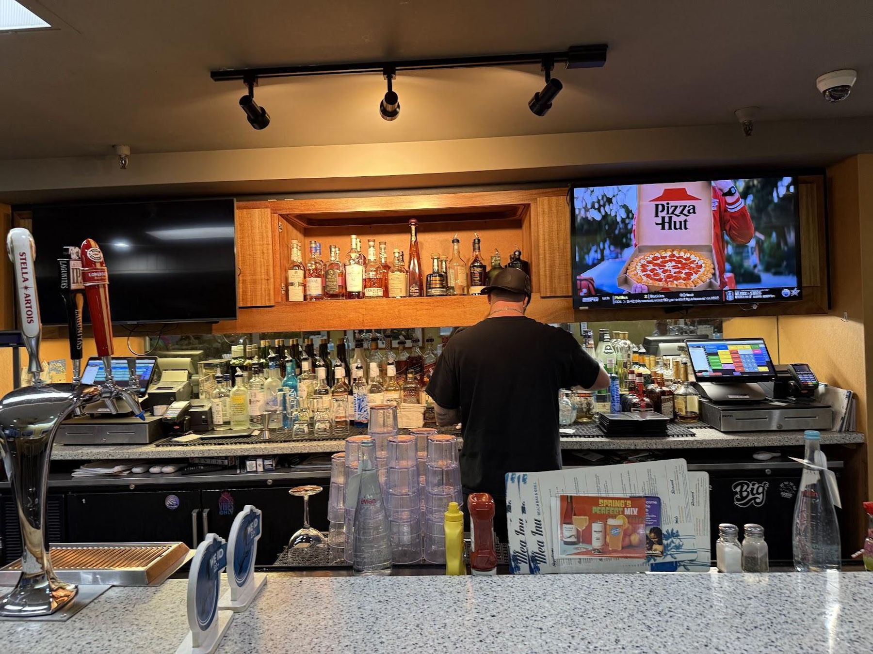 Mea Inu Beach Bar & Grill restaurant in Lihue, Kaua‘i photo 2