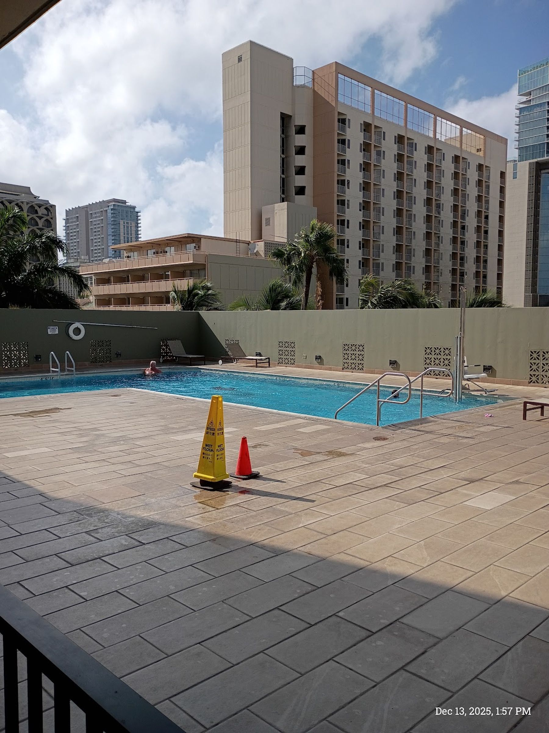 Photo 7 of Royal Kuhio Resort Condos in Waikīkī, Oahu