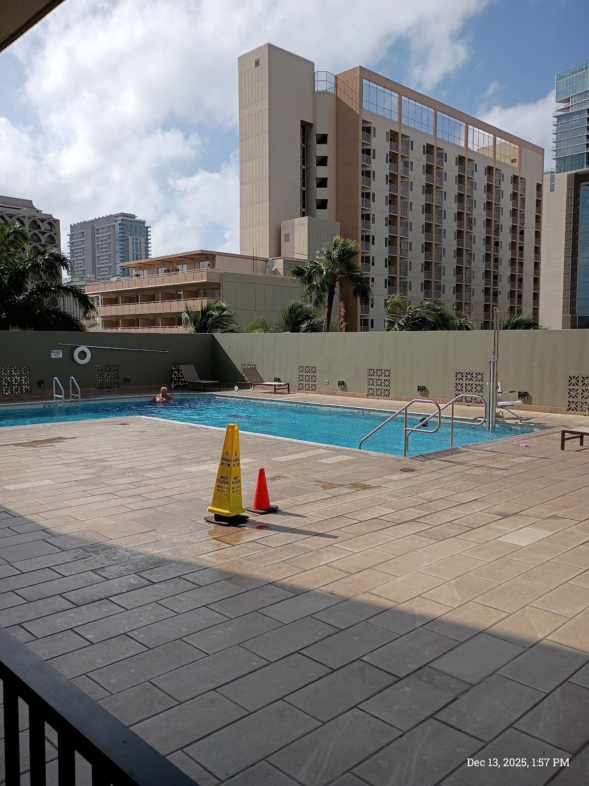 Photo 7 of Royal Kuhio Resort Condos in Waikīkī, Oahu