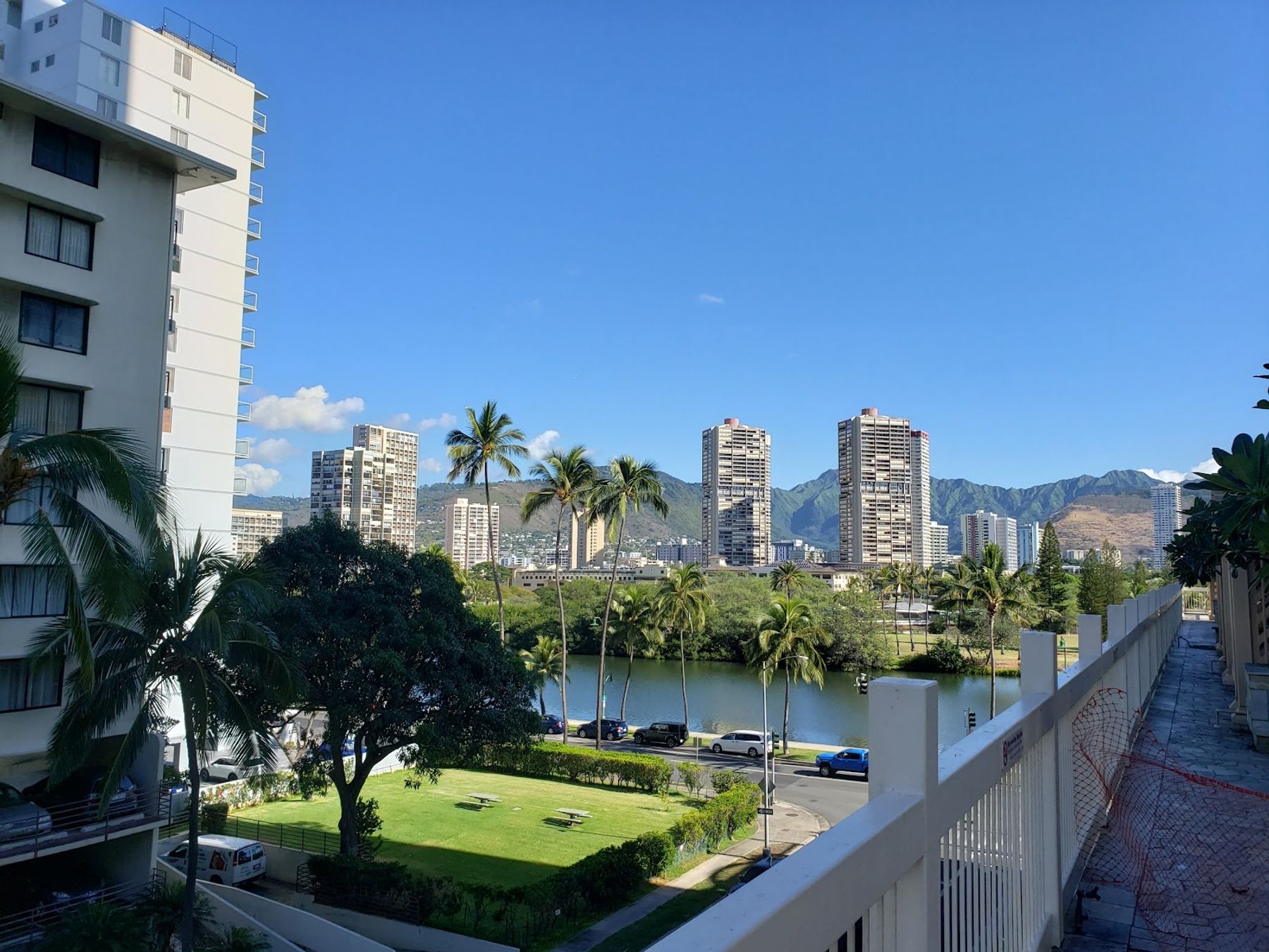 Photo 2 of Holiday Surf Hotel in Waikīkī, Oahu