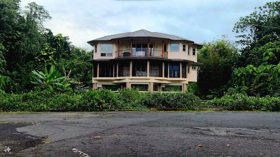 Photo 1 of Hilo Beach House Inn in Hilo, Big-island