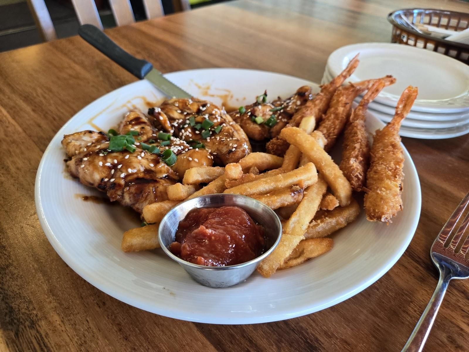 Port Allen Sunset Grill & Bar restaurant in Eleele, Kaua‘i photo 4