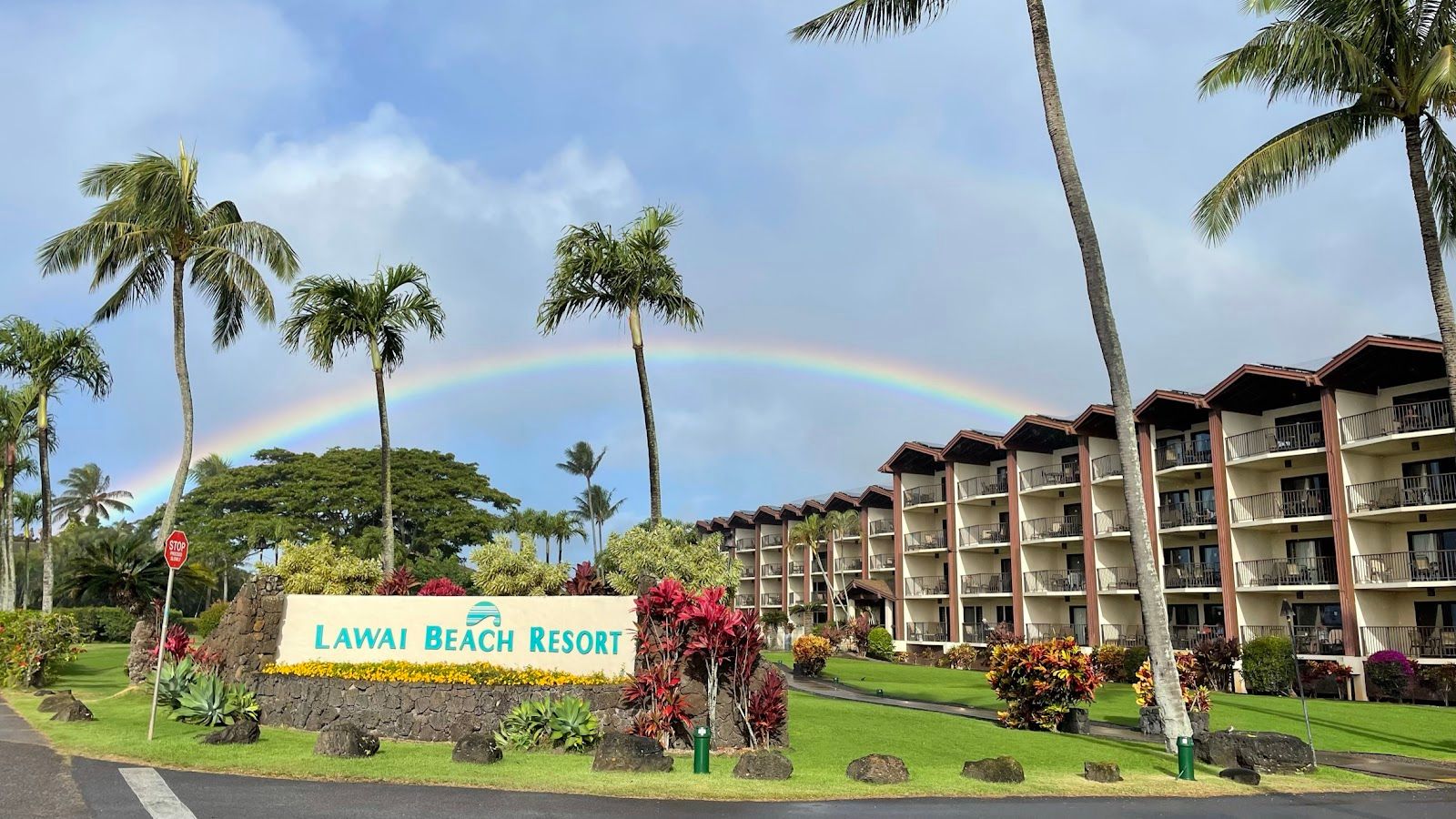 Lawai Beach Resort lodging in Poʻipū, Kaua‘i