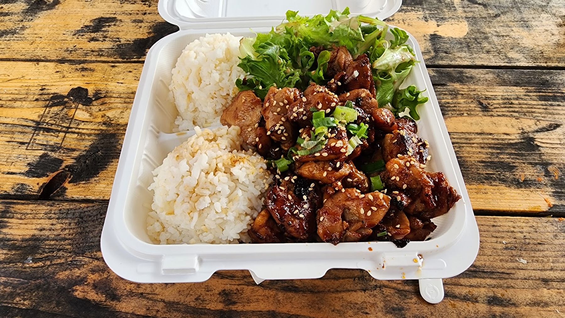Photo 2 of Food truck park in Waikīkī, Oahu
