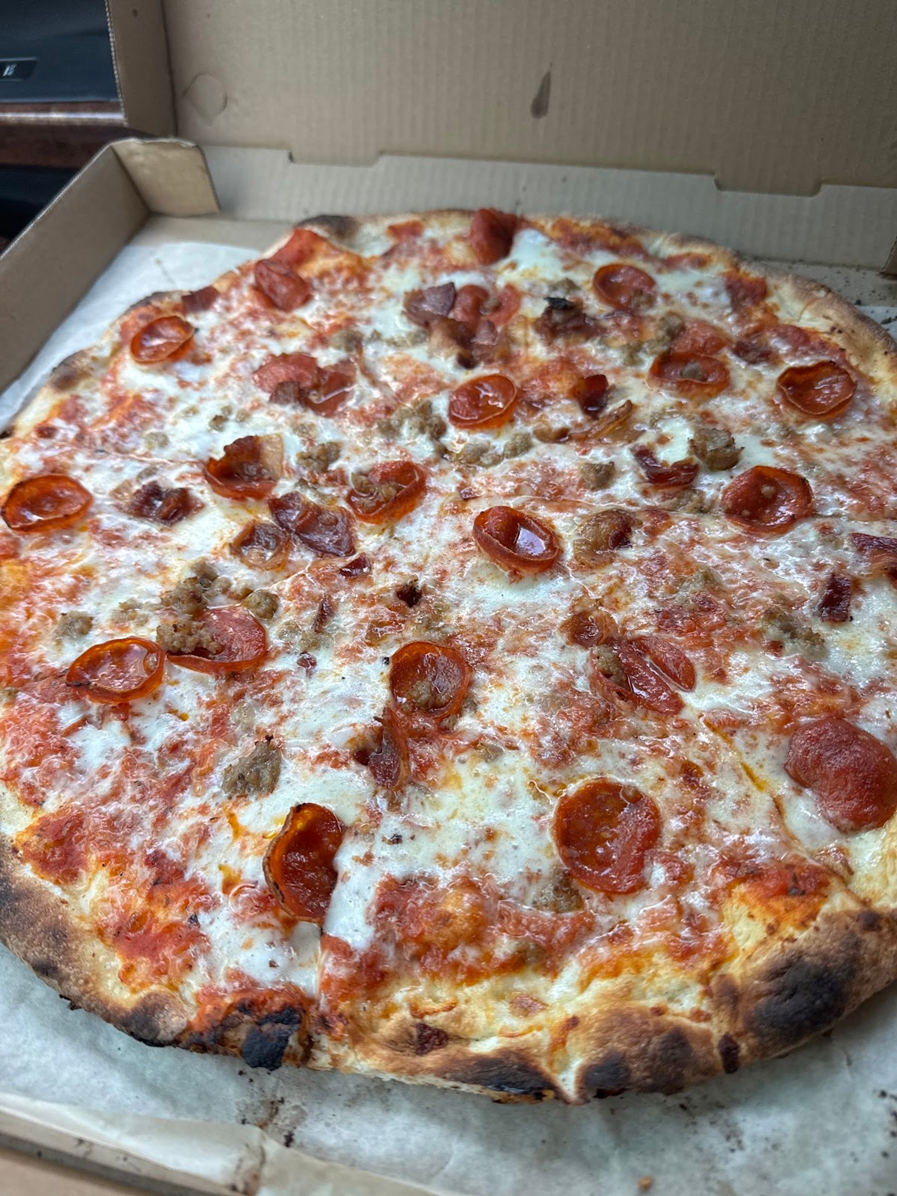 Photo 2 of Old Town Pizzeria & Tap House in Wahiawā, Oahu