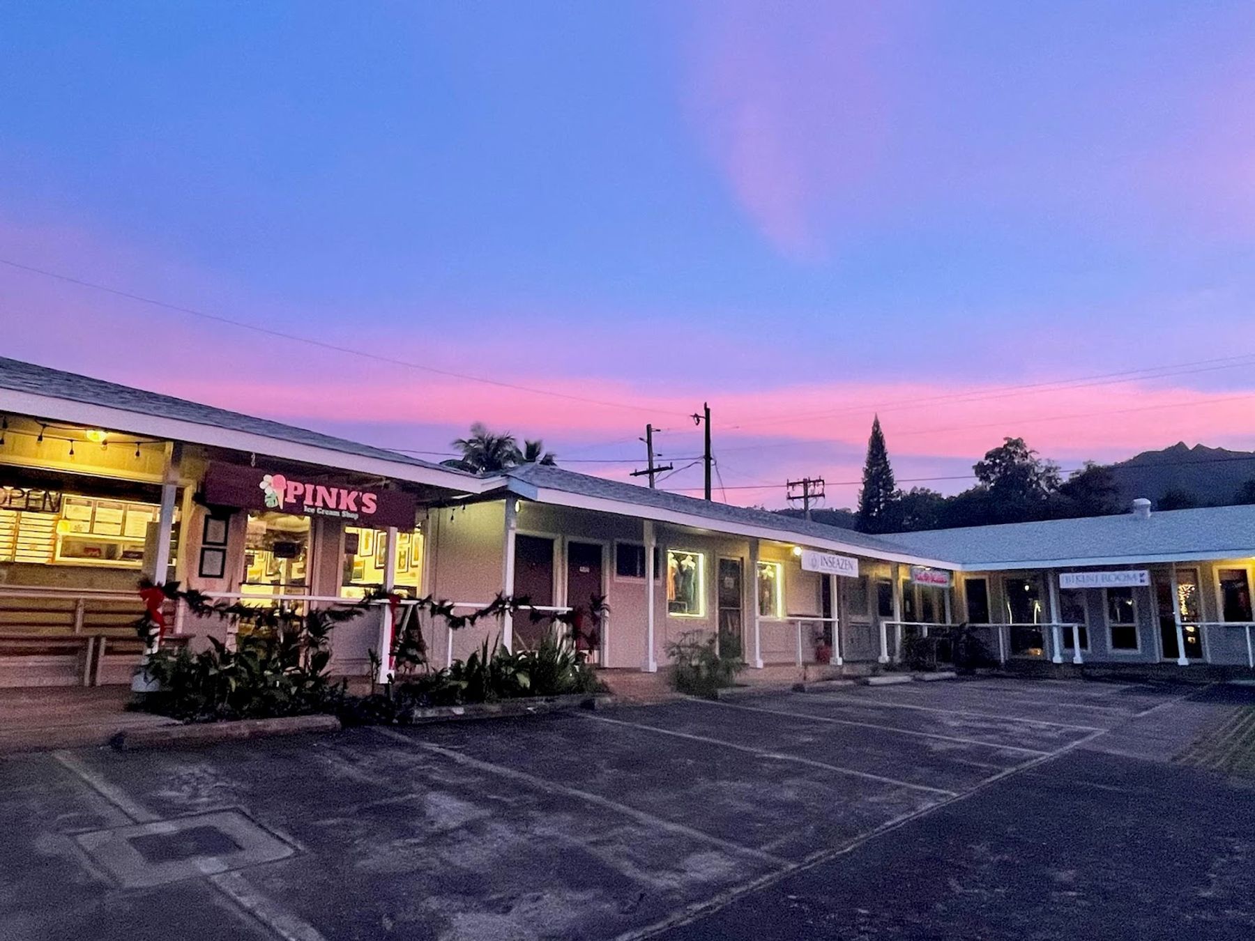 Pink's Creamery restaurant in Hanalei, Kaua‘i