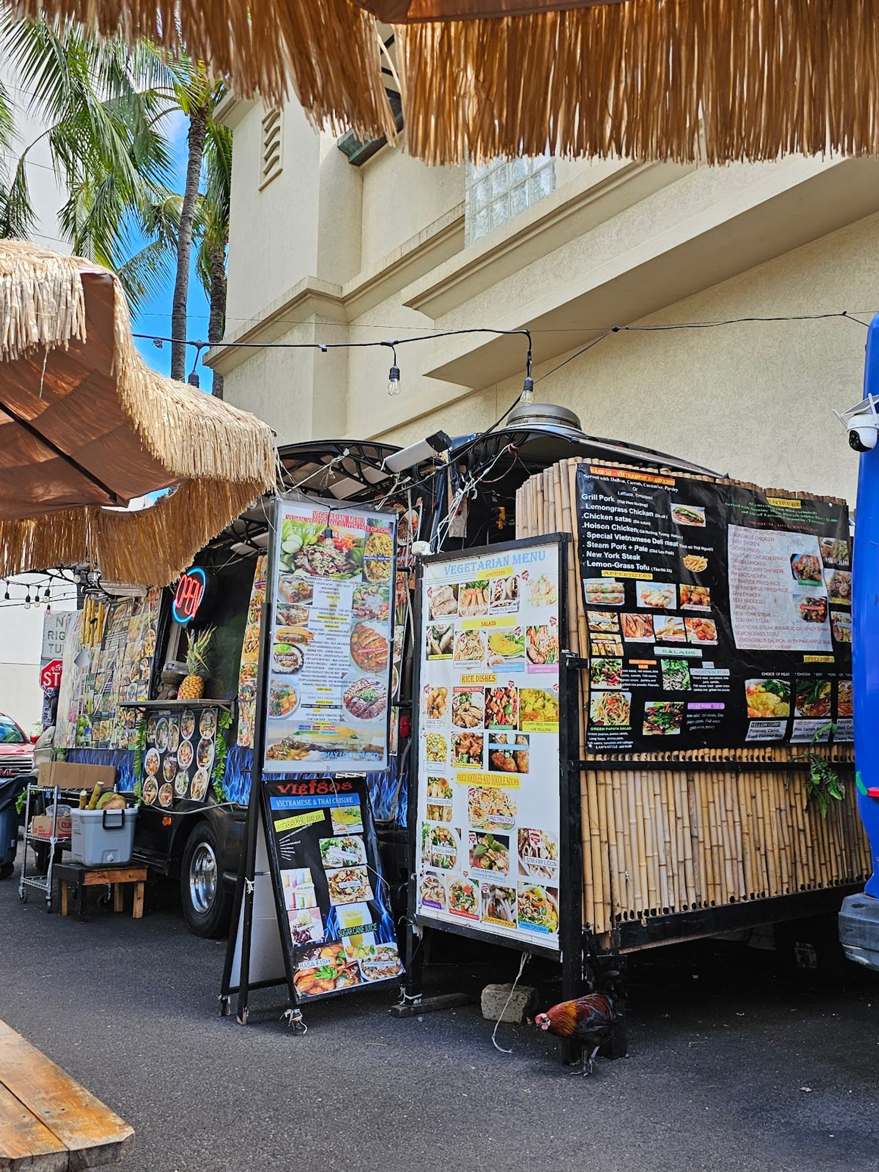 Photo 8 of Food truck park in Waikīkī, Oahu