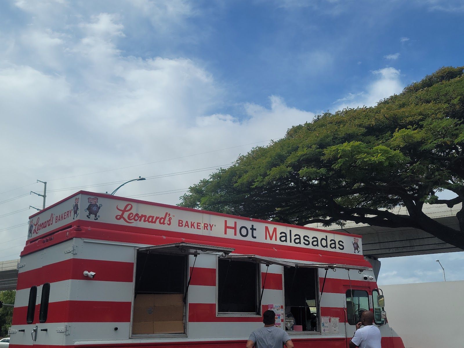 Photo 1 of Leonard's Pearlridge Malasada Mobile in Pearl Harbor & ʻAiea, Oahu