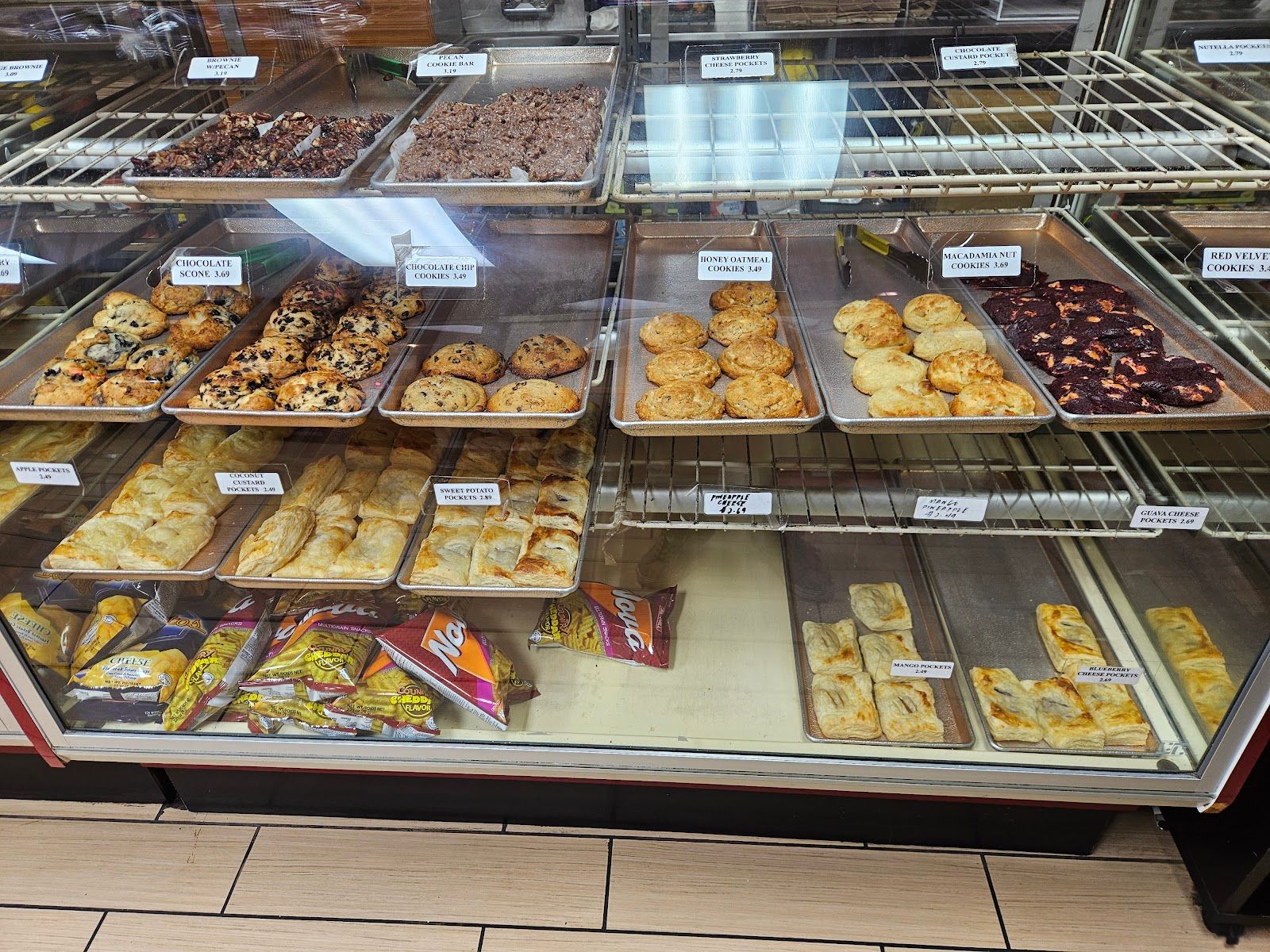 Photo 3 of Nanding's Bakery in Diamond Head & Kapahulu, Oahu