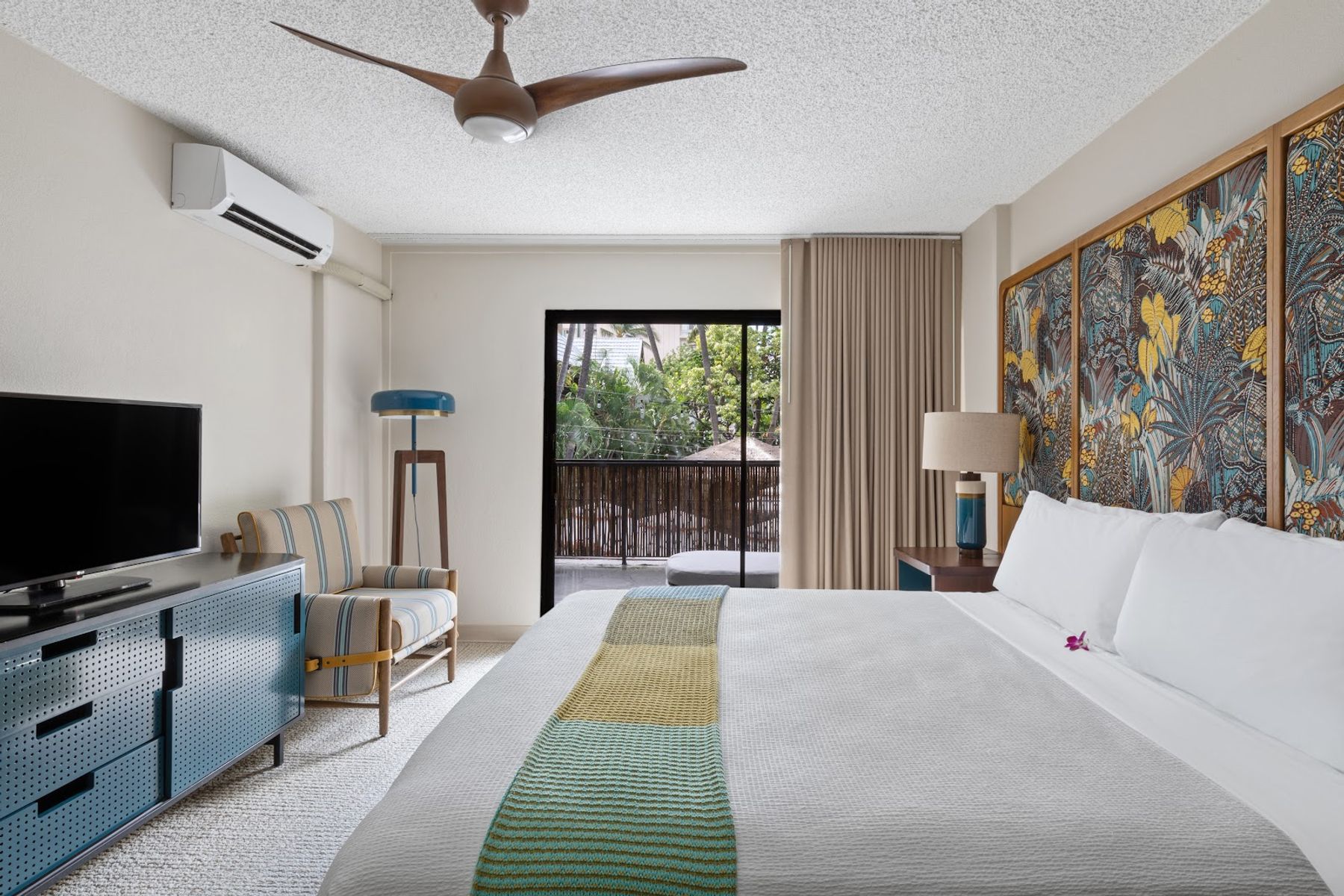 Photo 2 of White Sands Hotel in Waikīkī, Oahu