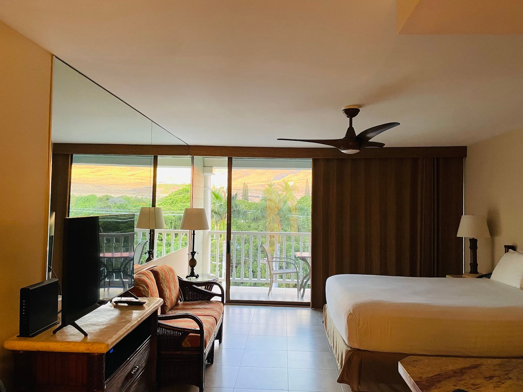 Photo 1 of Lahaina Shores Beach Resort in Lāhainā, Maui