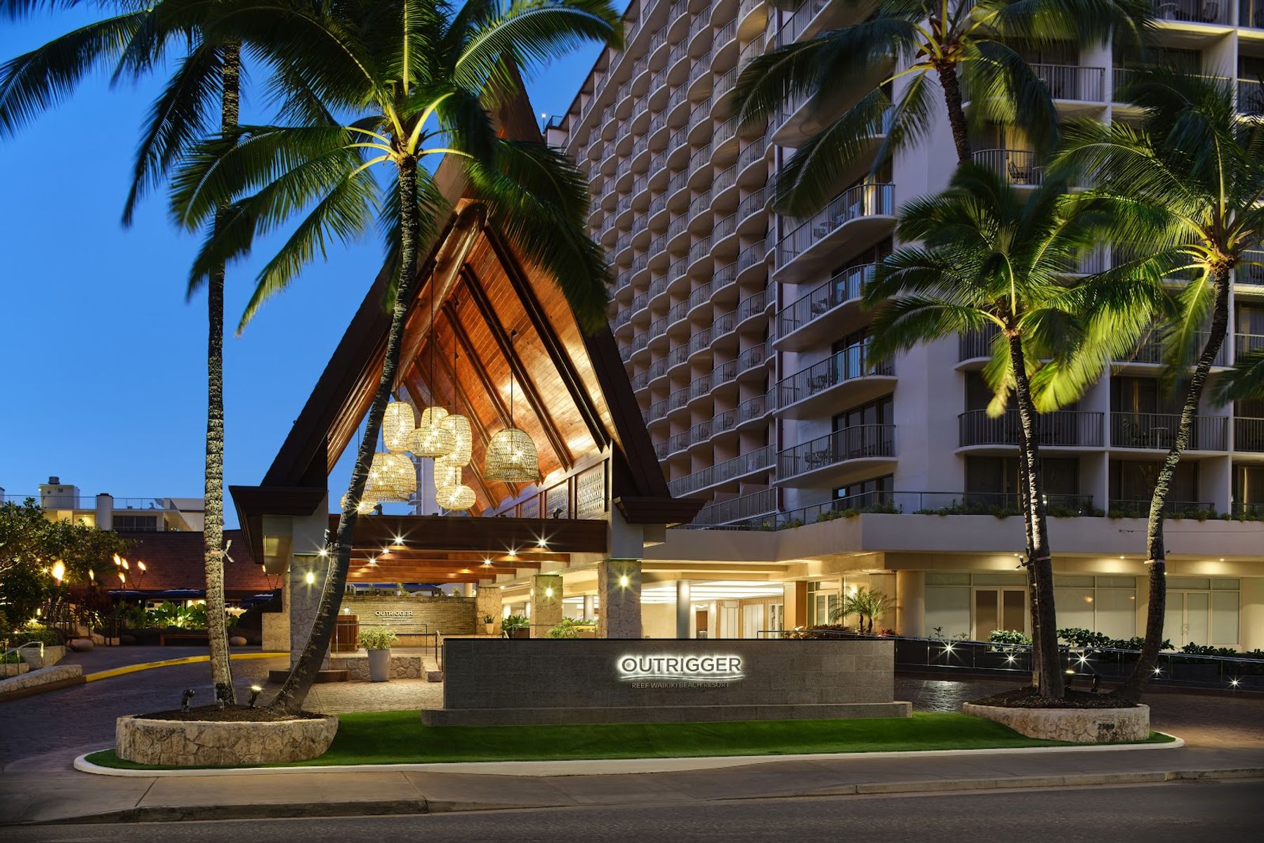Photo 1 of OUTRIGGER Reef Waikiki Beach Resort in Waikīkī, Oahu