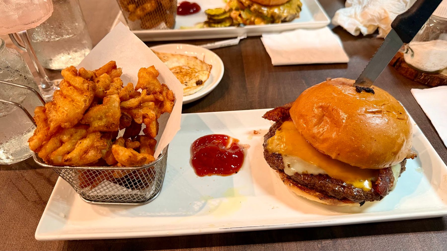 Photo 3 of Da Burger Wing Hub in Wahiawā, Oahu