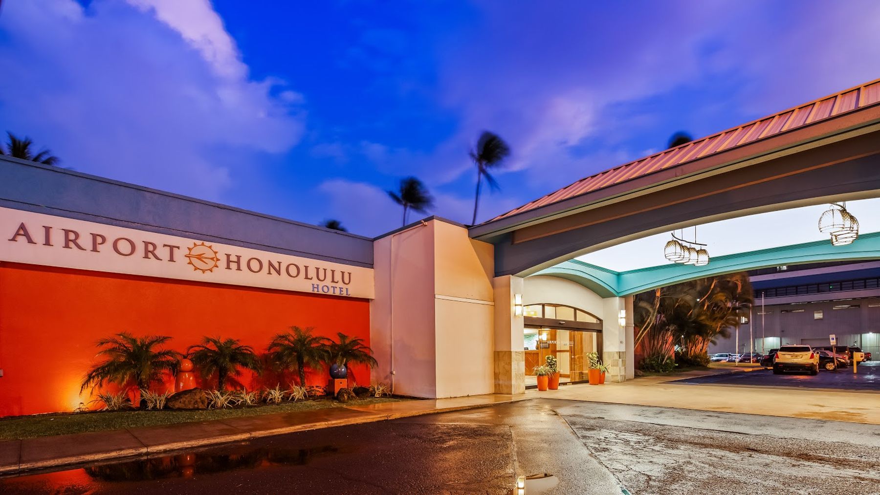 Photo 1 of Airport Honolulu Hotel, Trademark Collection by Wyndham in Pearl Harbor & ʻAiea, Oahu