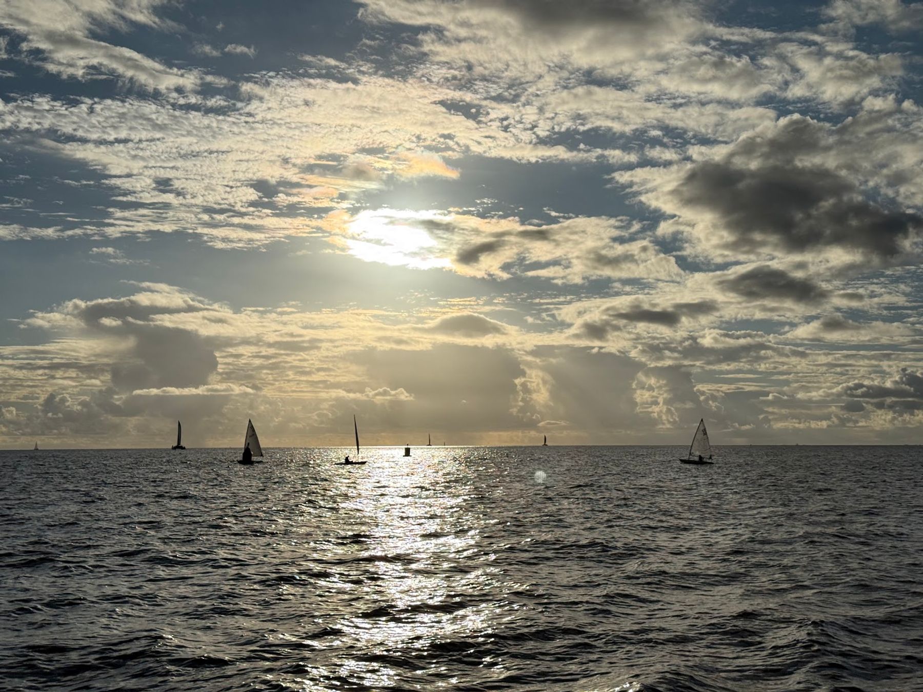 Photo 2 of Sunset Cruise Waikiki in Ala Moana & Mōʻiliʻili, Oahu