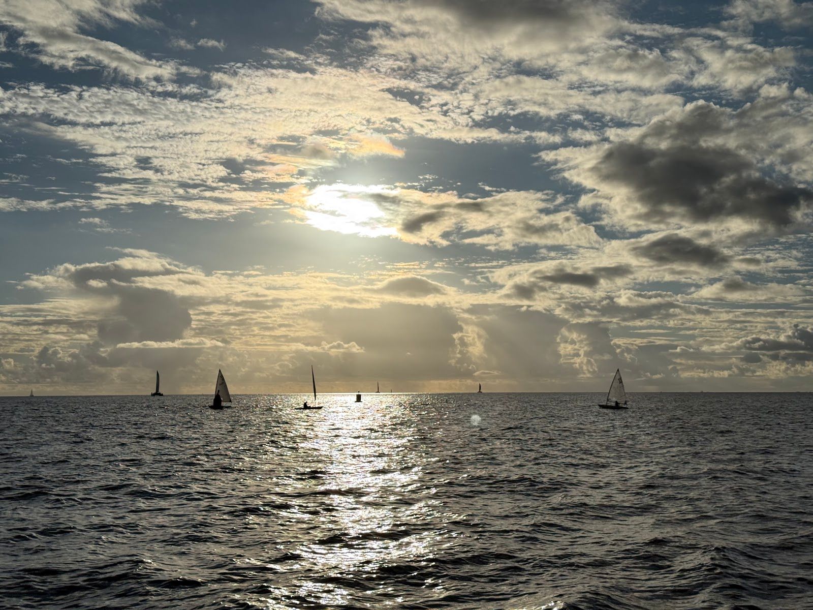 Photo 2 of Sunset Cruise Waikiki in Ala Moana & Mōʻiliʻili, Oahu