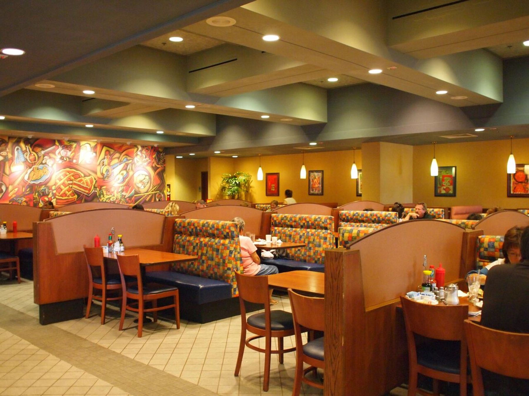 Photo 1 of Zippy's Mililani in Mililani, Oahu