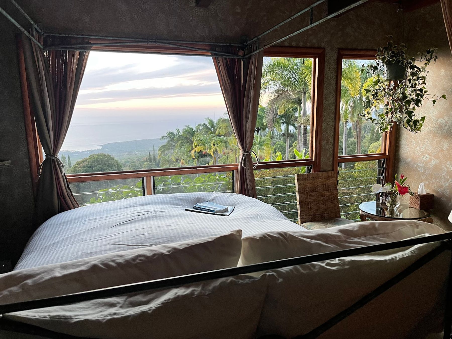 Photo 2 of Aloha Guest House Bed and Breakfast in South Kona, Big-island