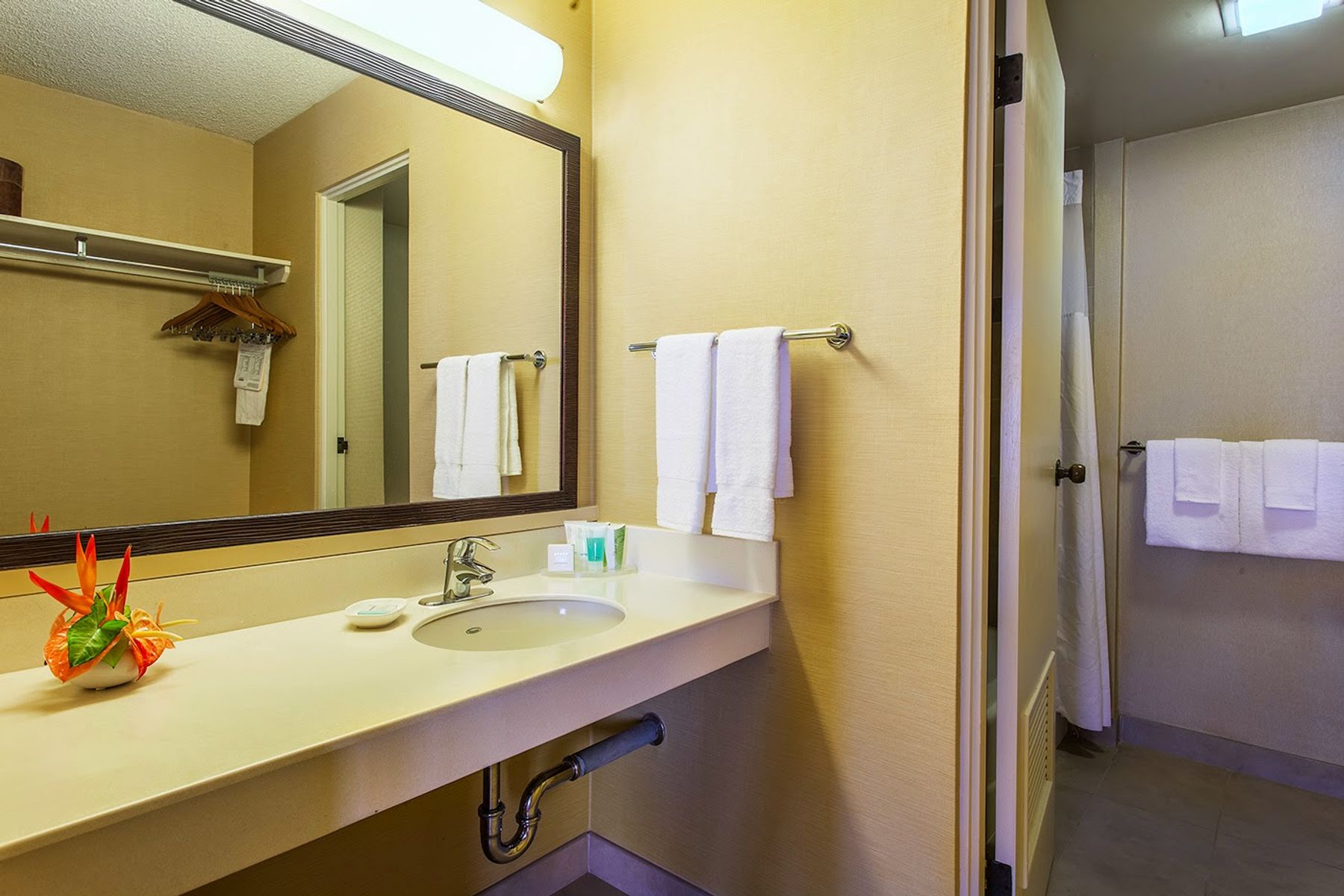 Photo 4 of Hilo Hawaiian Hotel, a Trademark Collection by Wyndham in Hilo, Big-island