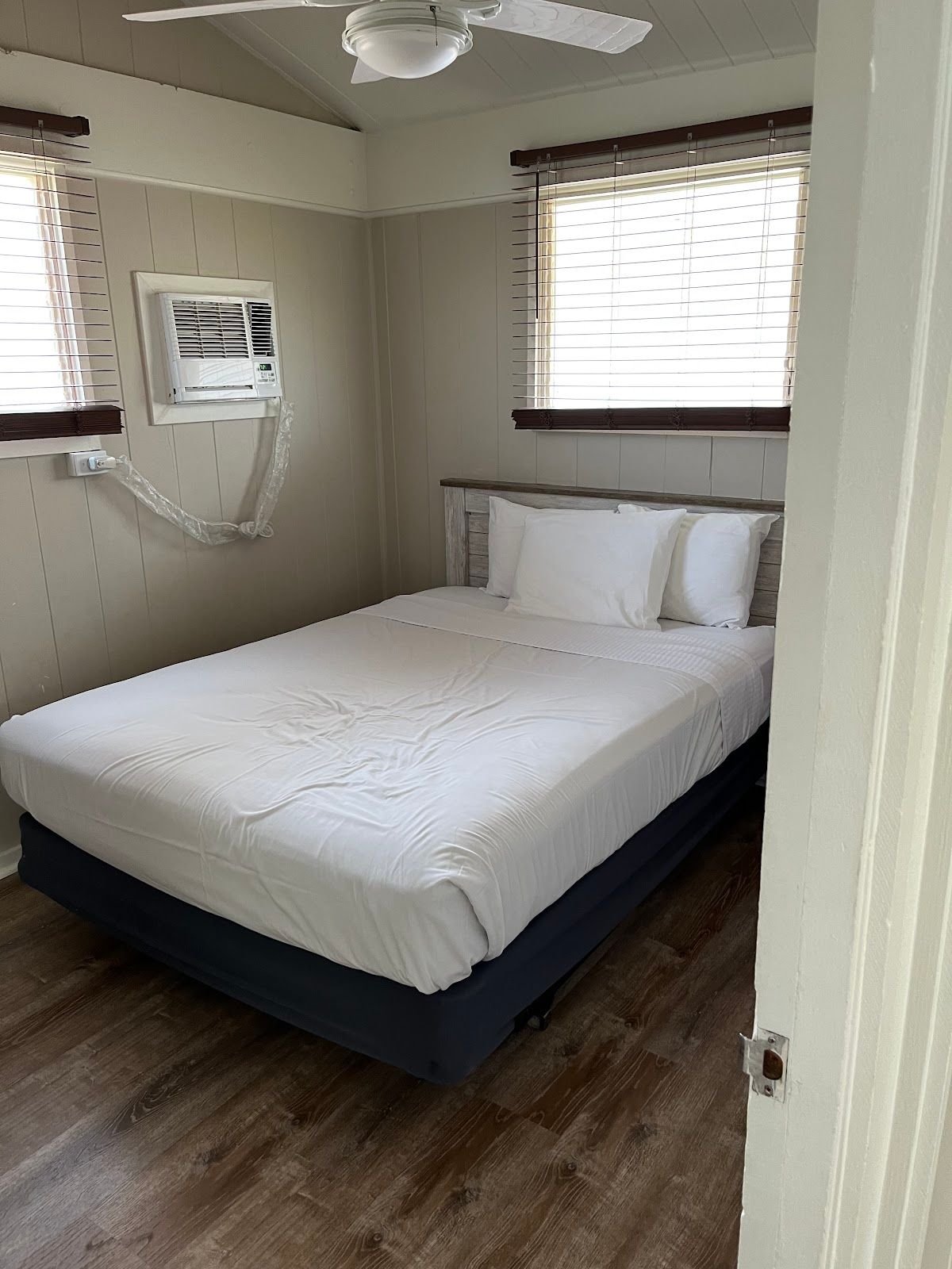 Photo 2 of Beach Cottage in Kāneʻohe, Oahu