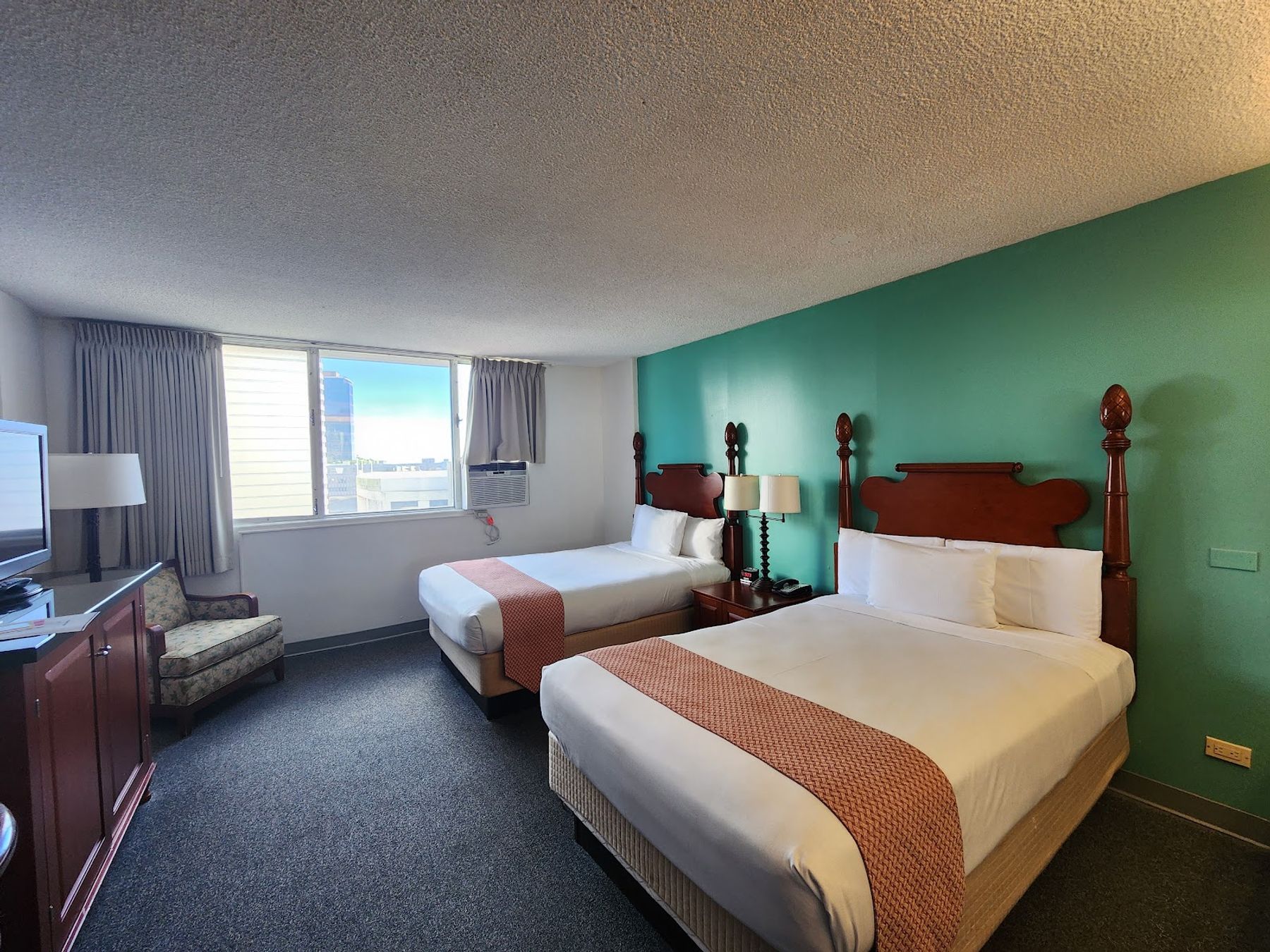 Photo 1 of Pagoda Hotel Honolulu in Ala Moana & Mōʻiliʻili, Oahu