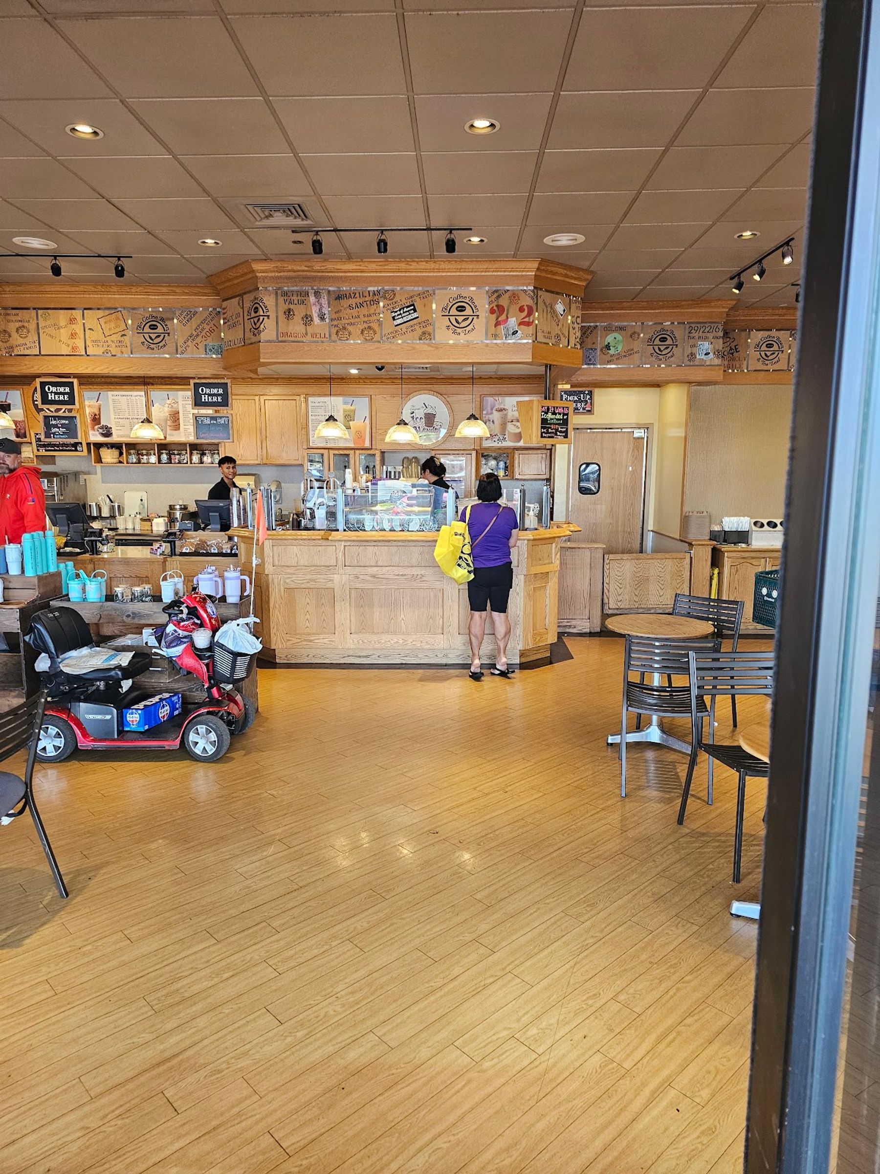 Photo 4 of The Coffee Bean & Tea Leaf Ewa Beach in ʻEwa Beach, Oahu