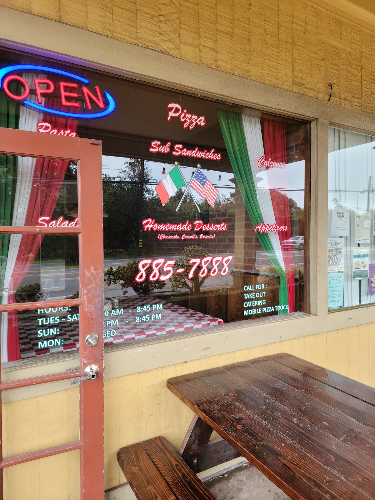 Photo 1 of James Angelo's Underground Pizza in Waimea, Big Island